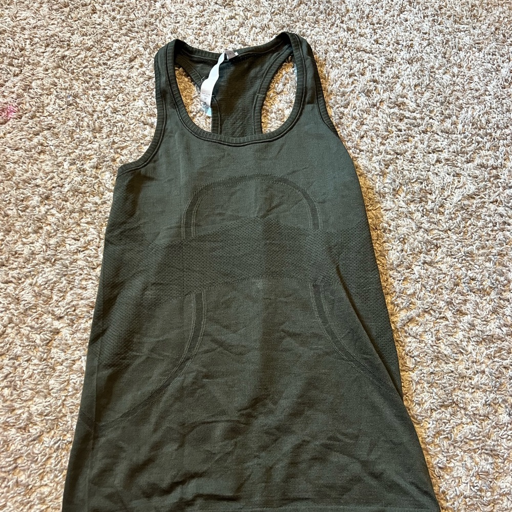 Lululemon tank top